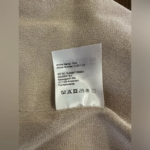 Gauge81 Gold Metalic Top- Medium - Picture 7 of 7